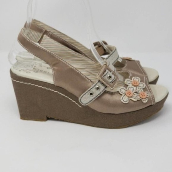 Bobbi Blu Cadwell Retro Sling Back Peep Toe Wedge Heel Shoes Tan Size 6.5 M - Picture 4 of 7